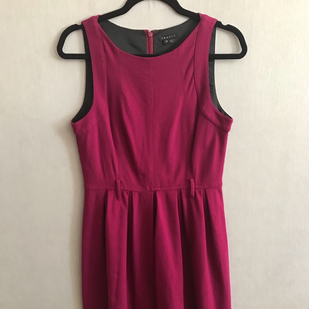 Theory size 10 pleated shift dress burgundy